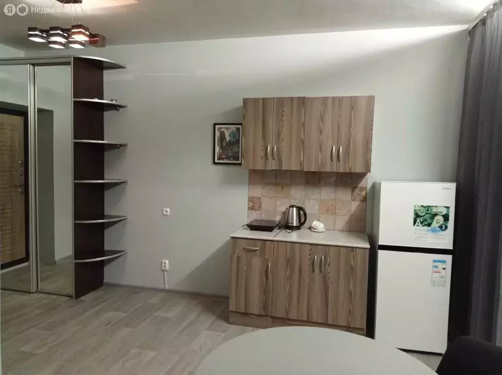 6-комнатная квартира: Хабаровск, улица Шелеста, 36 (29.3 м) - Фото 1