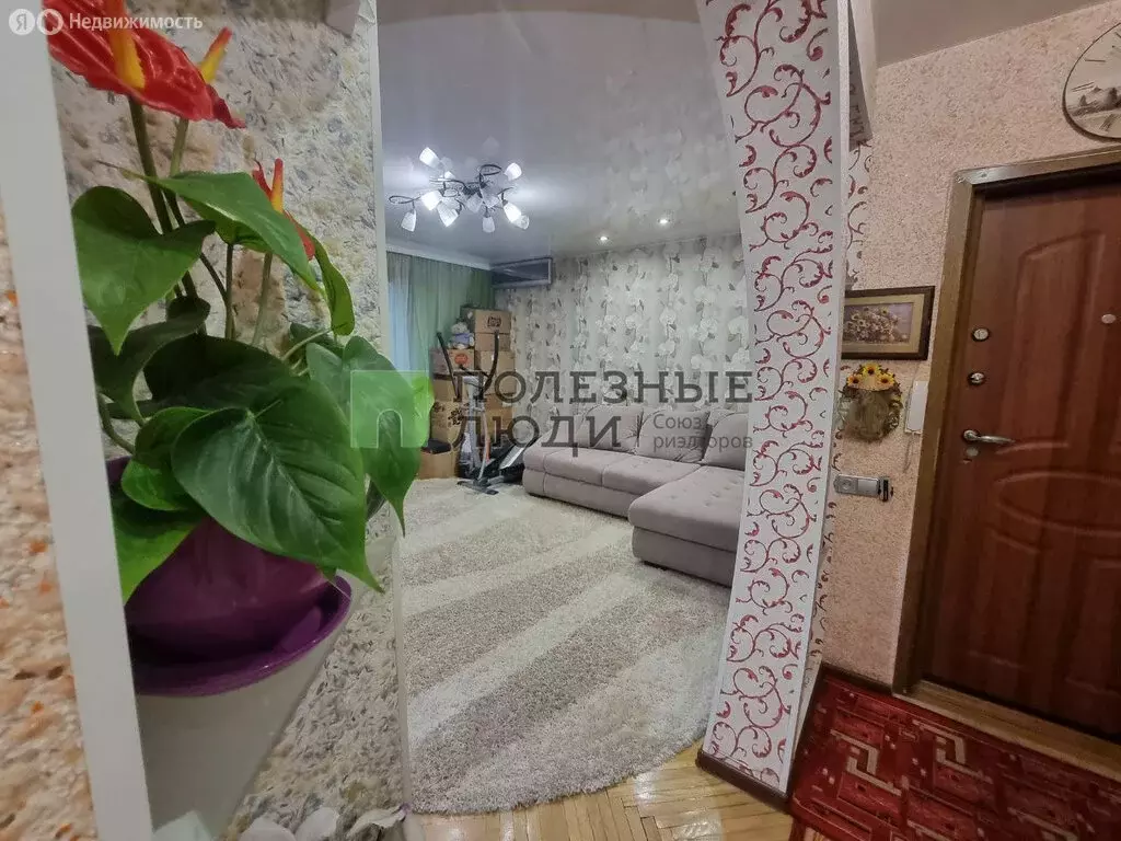 3-комнатная квартира: Чита, улица Забайкальского Рабочего, 4 (69.9 м) - Фото 1