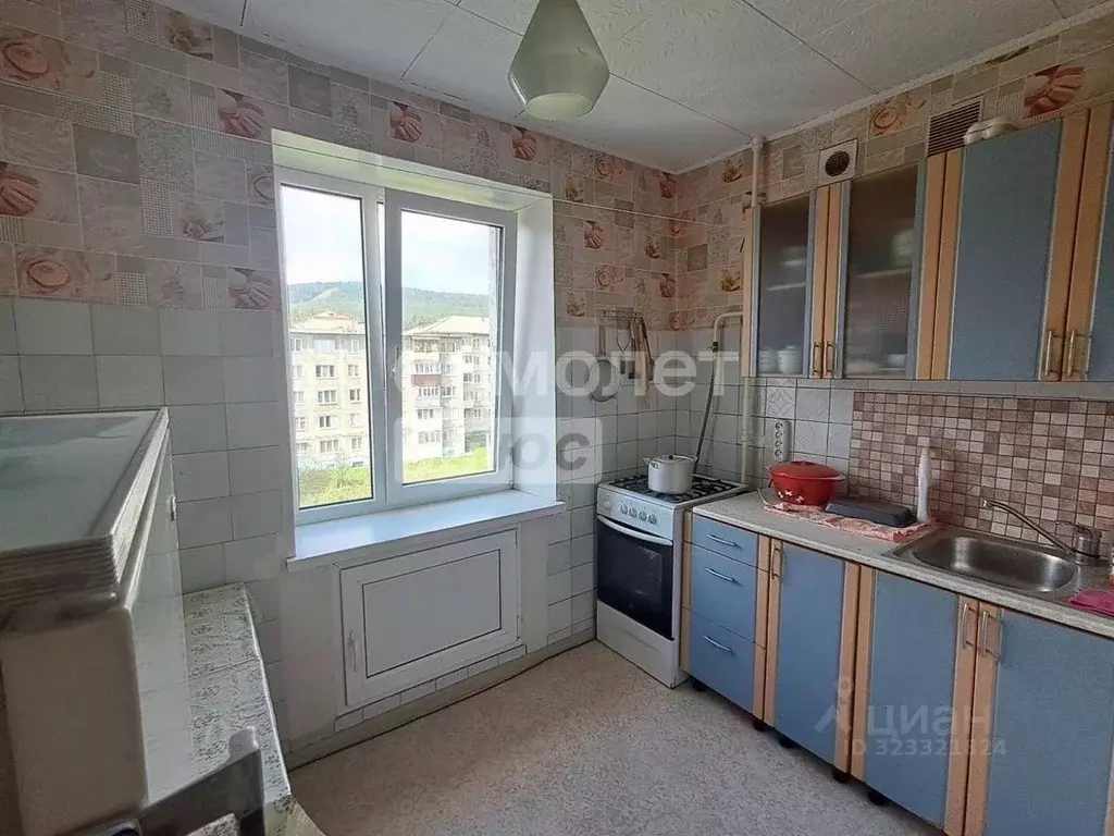 3-к кв. Челябинская область, Златоуст 3-й микрорайон проспекта имени ... - Фото 1