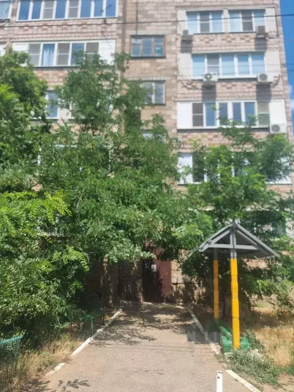 3-к кв. Астраханская область, Астрахань Хибинская ул., 6к2 (69.0 м) - Фото 0