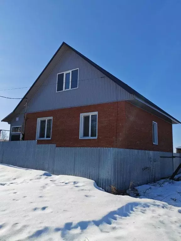 Дом в Башкортостан, Бирский район, Калинниковский сельсовет, с. ... - Фото 1