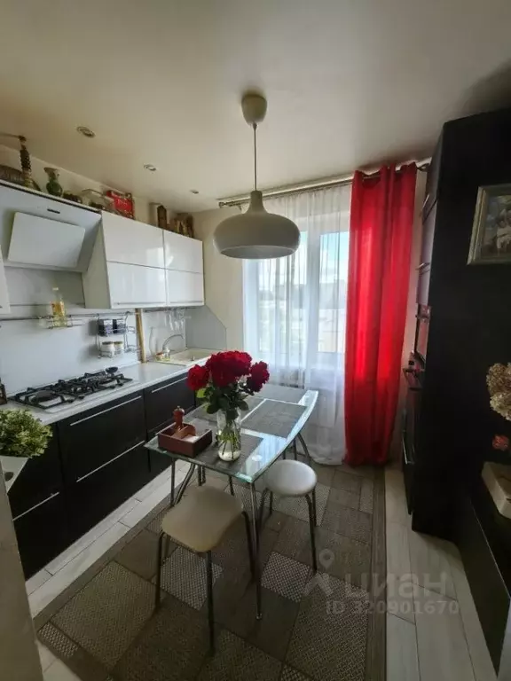 2-к кв. Владимирская область, Владимир ул. Комиссарова, 41 (49.8 м) - Фото 0