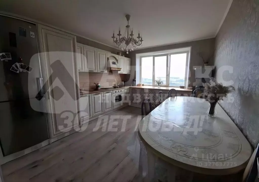 3-к кв. Тюменская область, Тюмень ул. 30 лет Победы, 148 (91.5 м) - Фото 2