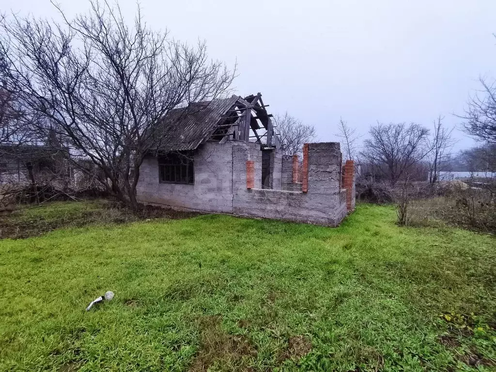 Участок в Краснодарский край, Ейское городское поселение, пос. ... - Фото 1