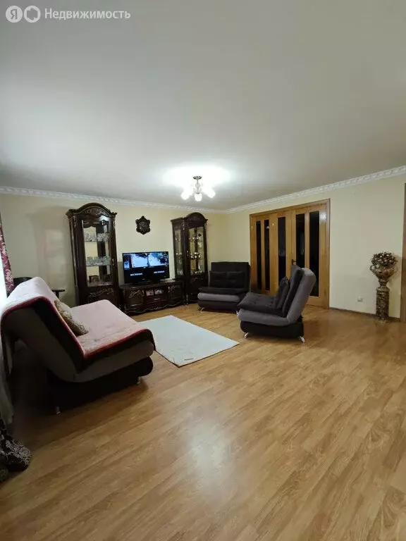 3-комнатная квартира: Нальчик, улица Кирова, 18 (110 м) - Фото 0