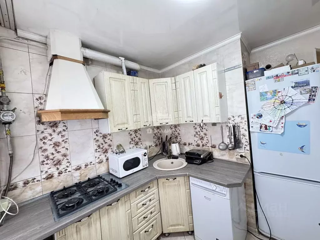 3-к кв. Крым, Керчь ул. Марата, 16 (61.3 м) - Фото 0