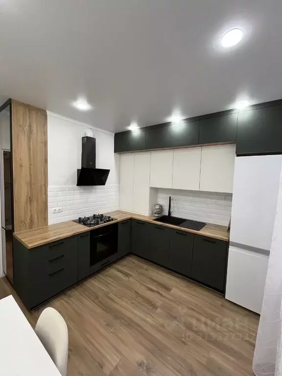 1-к кв. Астраханская область, Астрахань ул. Набережная реки Царева, ... - Фото 1