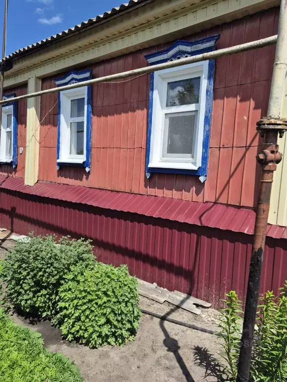Дом в Саратовская область, Петровский район, Пригородное муниципальное ... - Фото 1