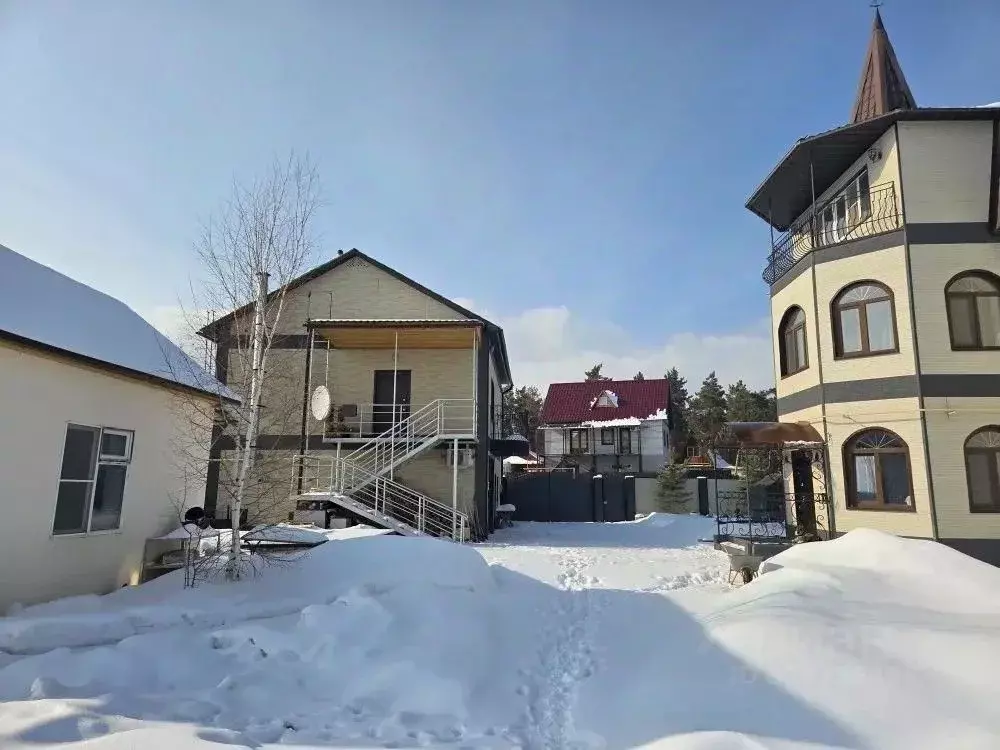 Дом в Саха (Якутия), Якутск ул. Окружная Дорога, 90/1 (308 м) - Фото 1