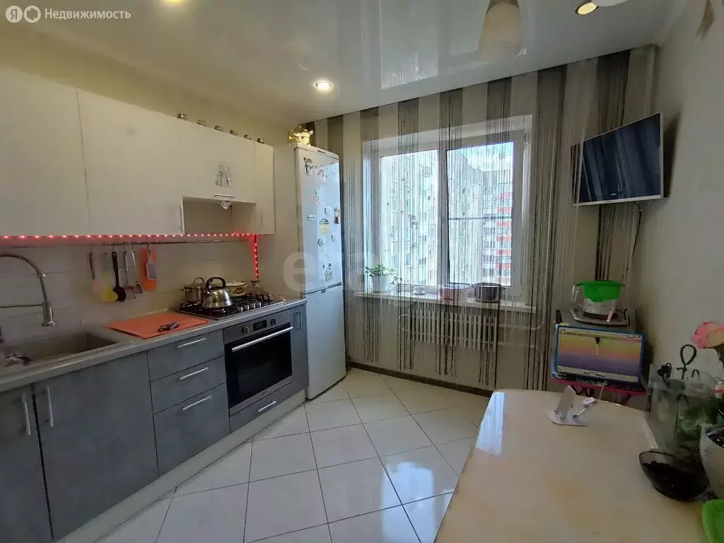 3-комнатная квартира: Энгельс, Ленинградская улица, 5 (68 м) - Фото 1