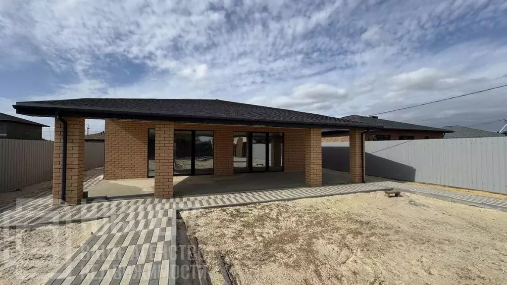 Дом в Волгоградская область, Краснослободск Среднеахтубинский район, ... - Фото 1