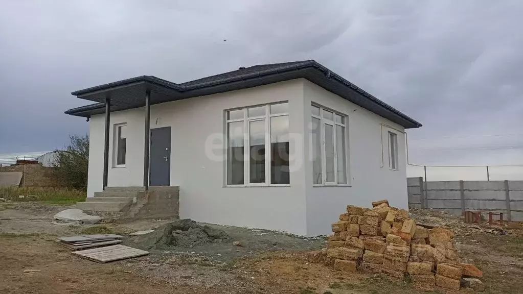 Дом в Крым, Бахчисарайский район, Ароматненское с/пос, с. Маловидное ... - Фото 1