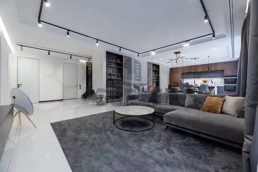 3-к. квартира, 130 м, 4/5 эт. - Фото 0