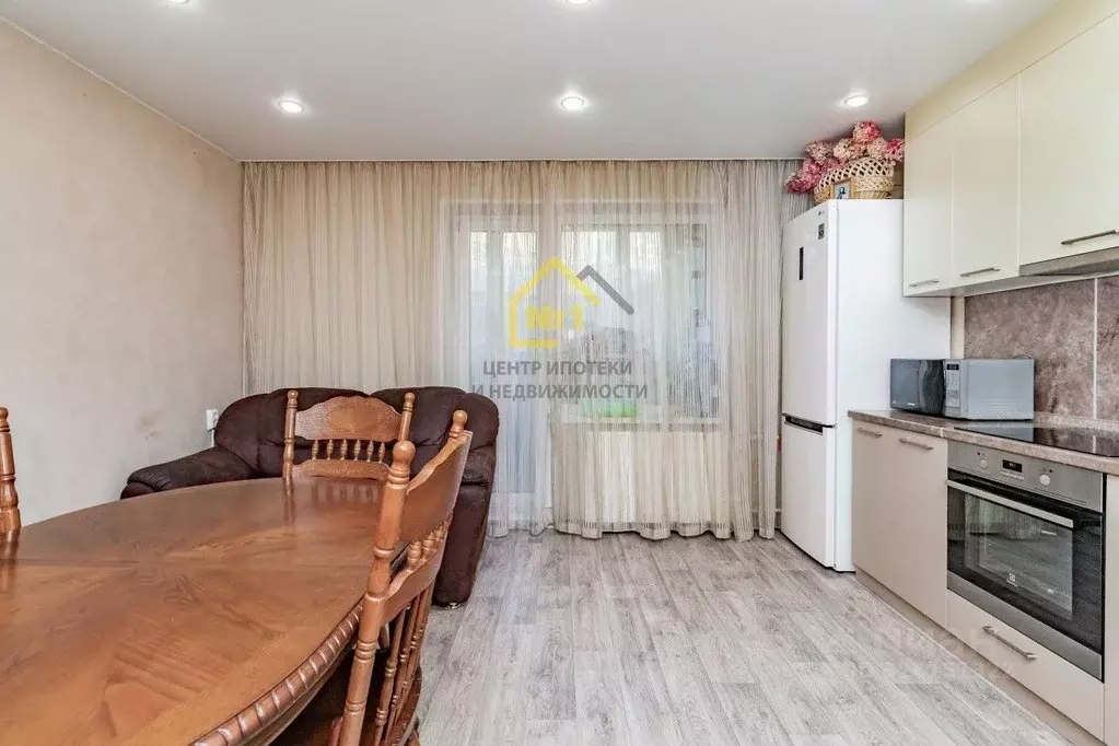 2-к кв. Челябинская область, Челябинск Ярославская ул., 9 (64.4 м) - Фото 1