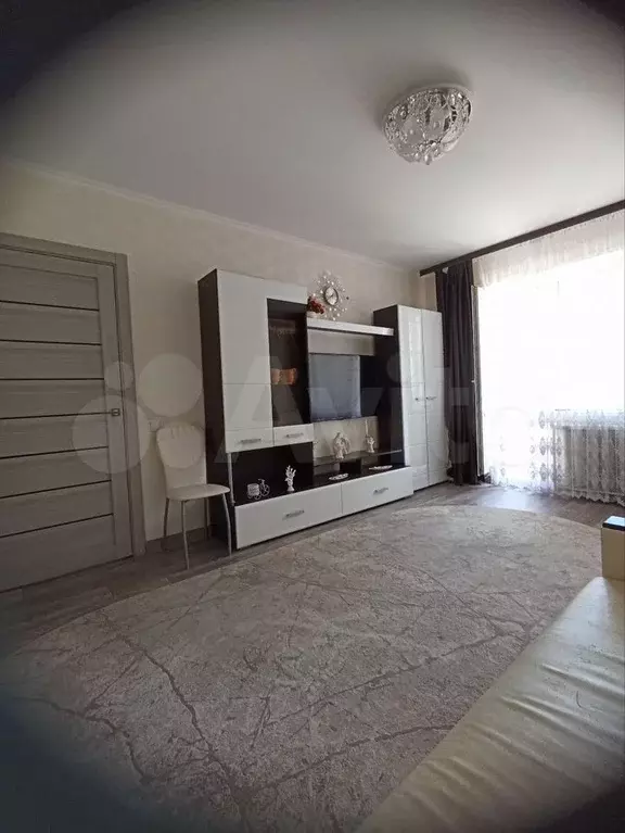 2-к. квартира, 50 м, 1/9 эт. - Фото 0