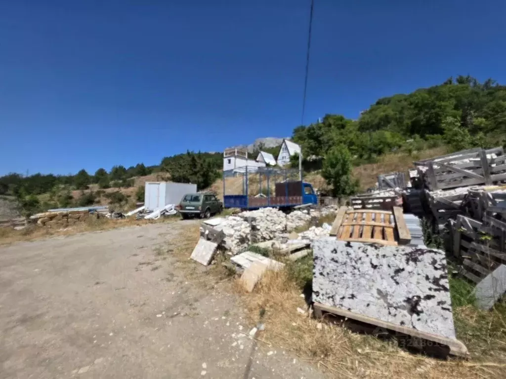 Участок в Крым, Ялта муниципальный округ, с. Оползневое ул. ... - Фото 0