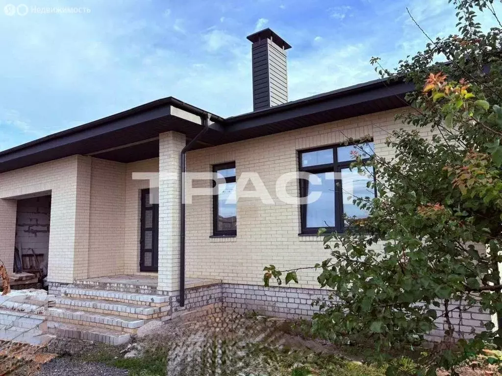 Дом в село Новая Усмань, улица Юрия Гагарина, 8 (180 м) - Фото 1