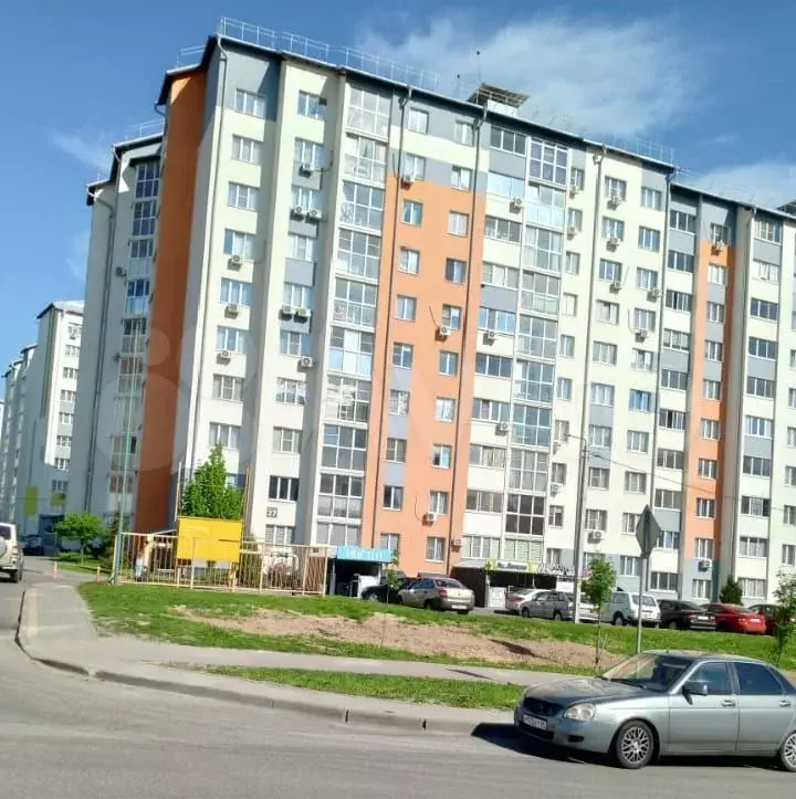 1-к. квартира, 52 м, 4/10 эт. - Фото 0