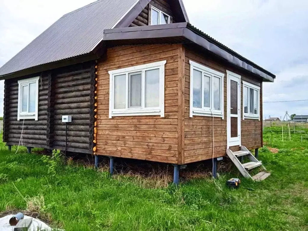 Дом в Ульяновская область, Старомайнский муниципальный округ, с. ... - Фото 1