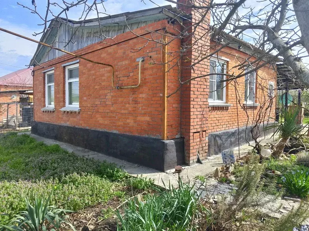 Дом в Краснодарский край, Абинск Западная ул., 80А (70 м) - Фото 1