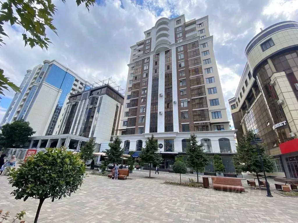 2-к кв. Чеченская республика, Грозный бул. М.А. Эсамбаева, 12 (101.0 ... - Фото 0