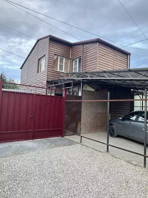 Дом в Астраханская область, Астрахань Социалистическая ул., 29 (88 м) - Фото 1