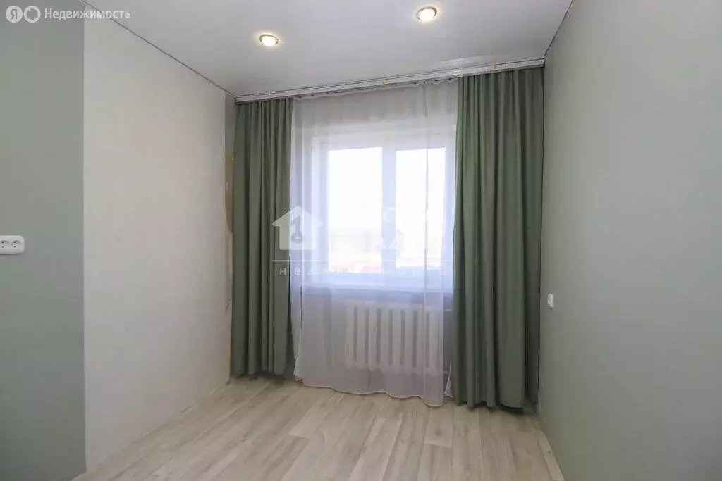 3-комнатная квартира: посёлок Новоомский, улица 50 лет Октября, 29 ... - Фото 2