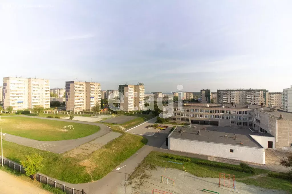 4-комнатная квартира: Нижний Тагил, Ленинградский проспект, 12 (74.1 ... - Фото 2