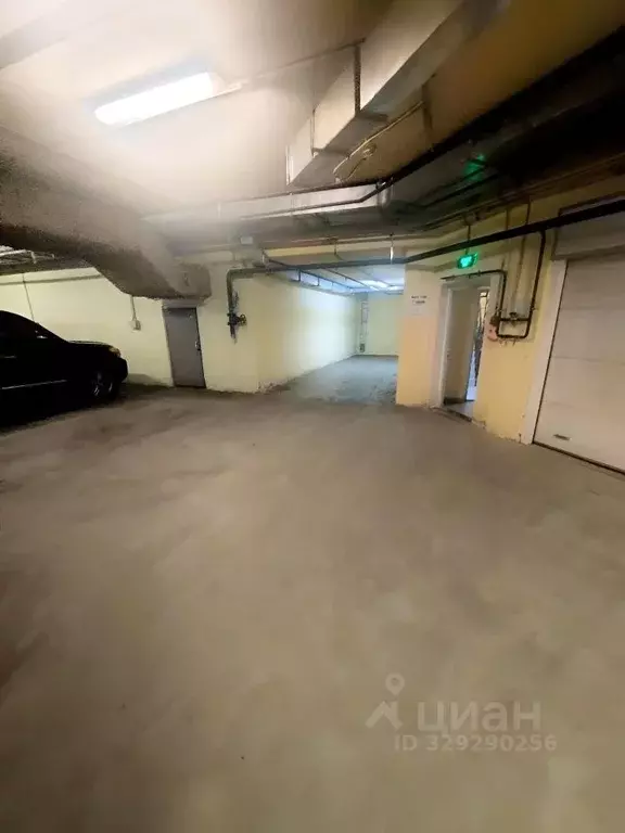 Гараж в Москва ул. Покрышкина, 8 (15000 м) - Фото 0