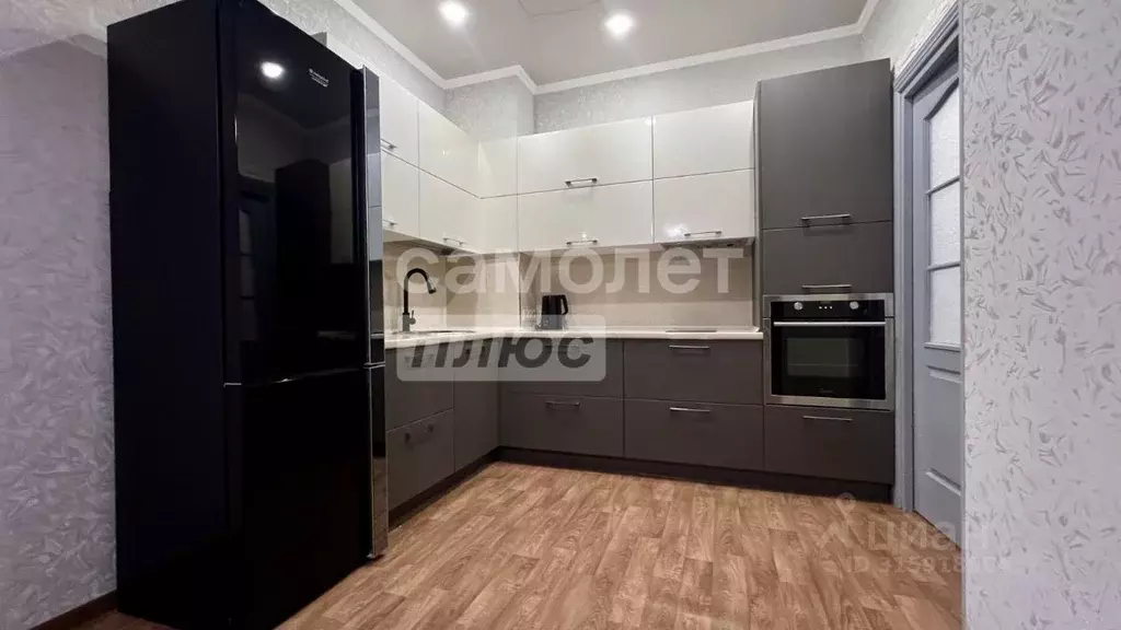 2-к кв. Ханты-Мансийский АО, Нижневартовск ул. Ленина, 37 (70.0 м) - Фото 1