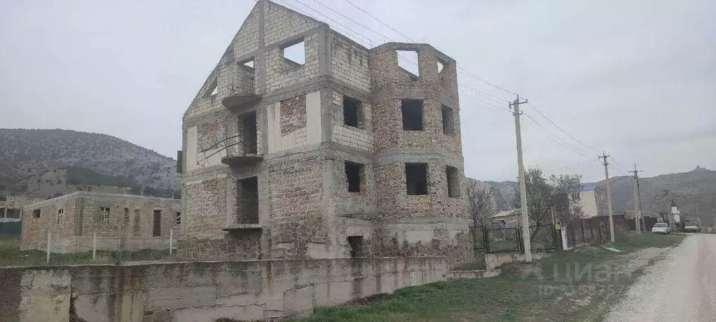 Дом в Крым, Судак городской округ, с. Веселое ул. Персиковая (300 м) - Фото 1