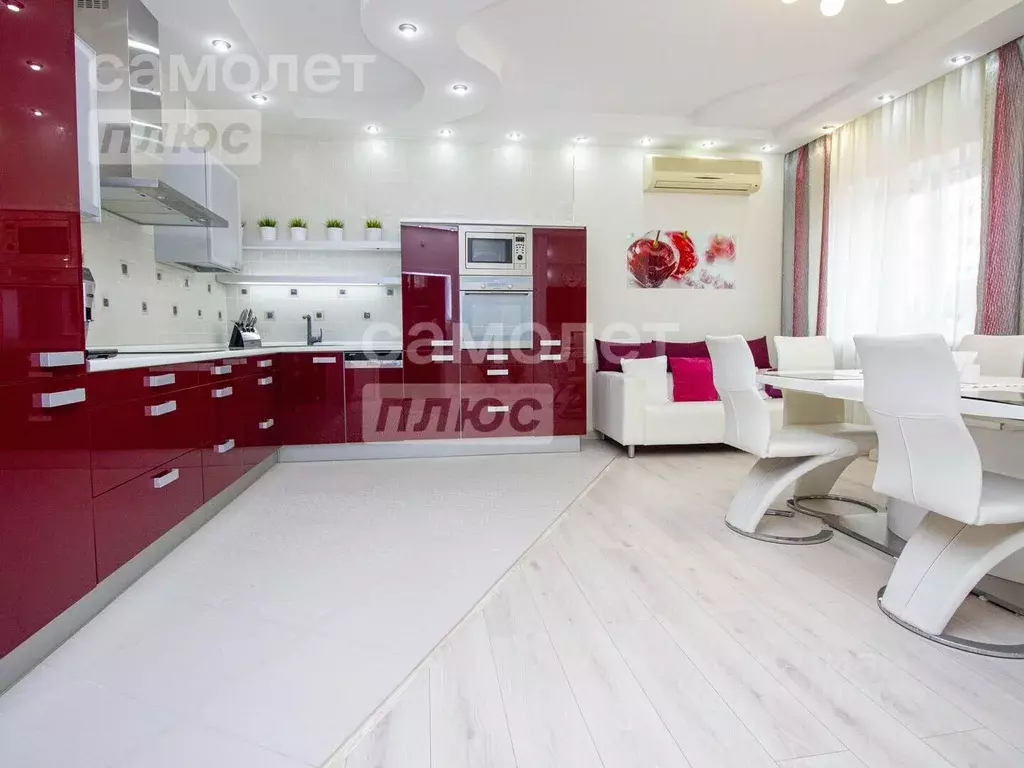 Коттедж в Ульяновская область, Ульяновск ул. Дзержинского, 30 (285 м) - Фото 1