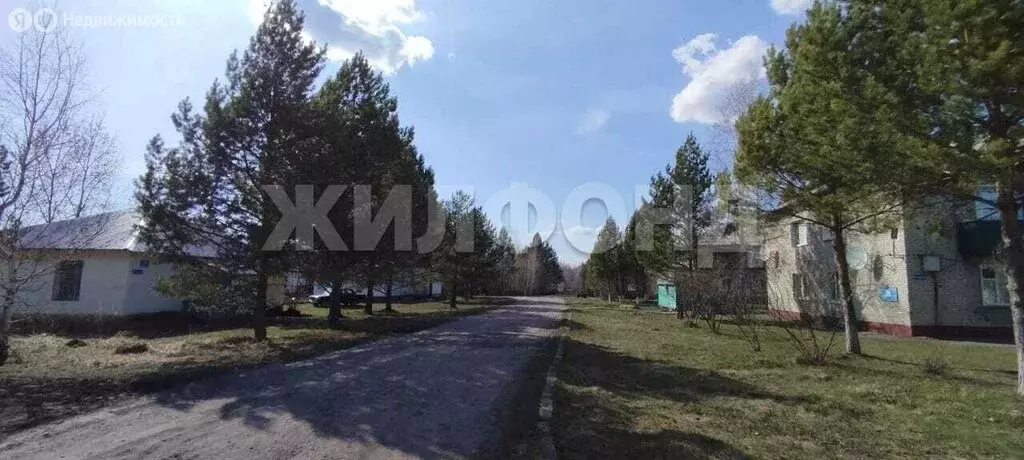 3-комнатная квартира: Чулым, посёлок Чулым-3, Центральная улица, 4 ... - Фото 1