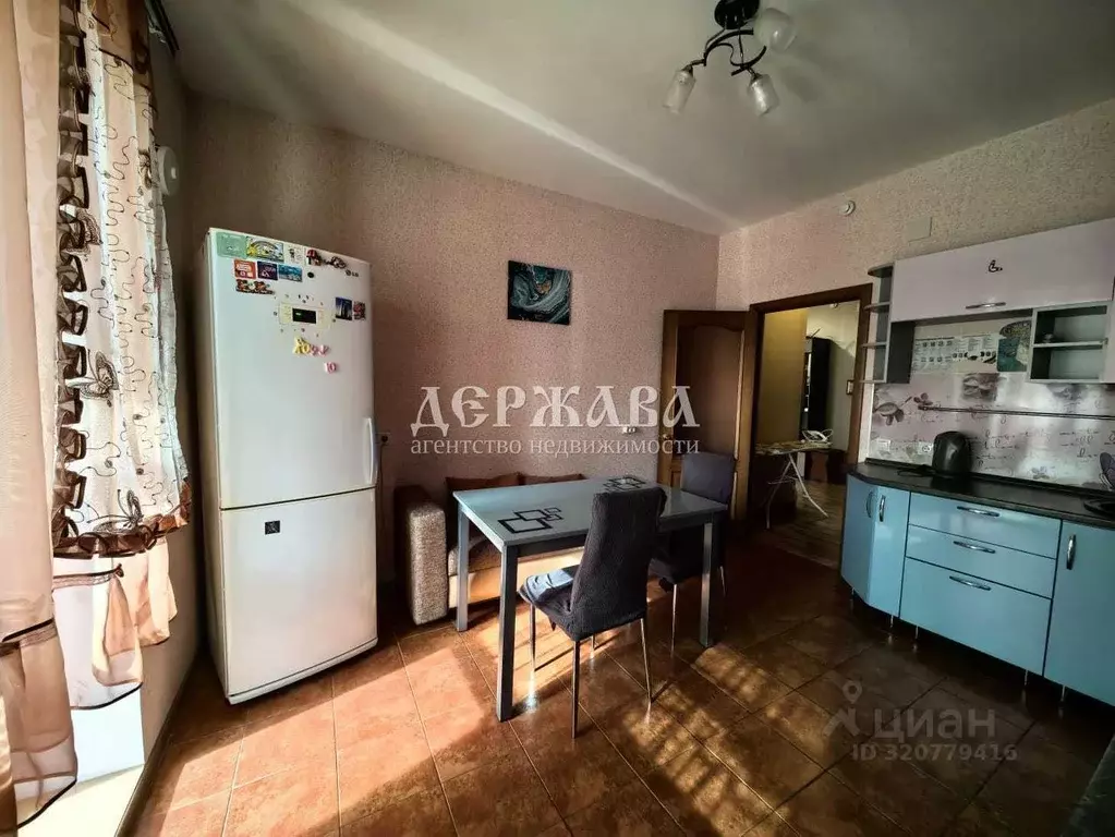 2-к кв. Белгородская область, Старый Оскол Степной мкр, 30 (70.0 м) - Фото 0