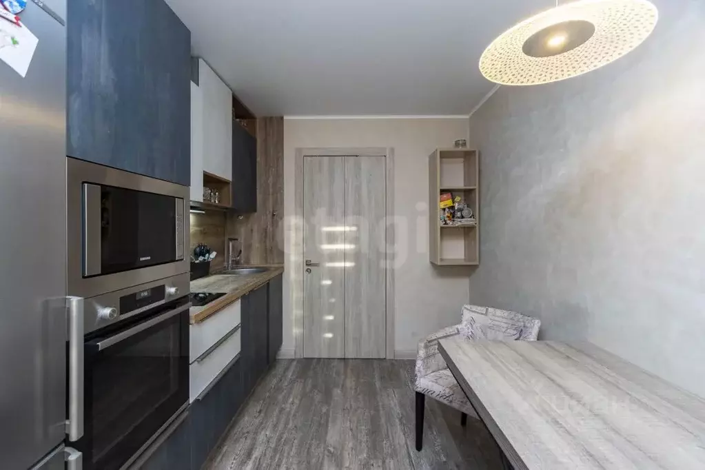 3-к кв. Тюменская область, Тюмень ул. 50 лет Октября, 70 (68.3 м) - Фото 0