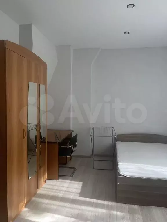 Комната 17 м в 3-к., 2/4 эт. - Фото 1