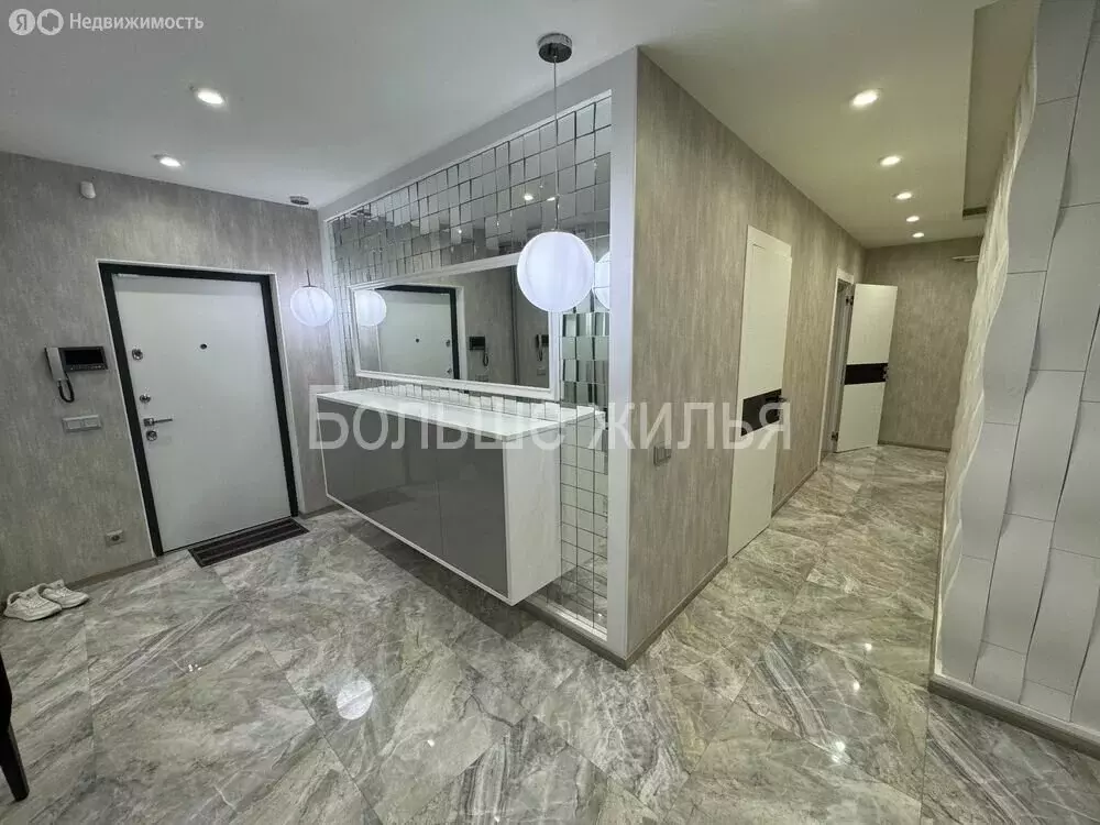 3-комнатная квартира: Волгоград, улица им. Циолковского, 35 (170.6 м) - Фото 1