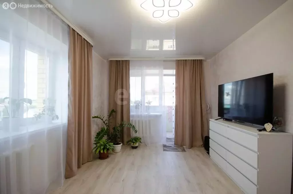 2-комнатная квартира: Ялуторовск, улица Революции, 123А (58 м) - Фото 1