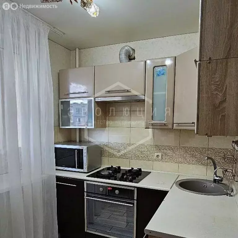 3-комнатная квартира: Калининград, Тобольская улица, 31 (64.1 м) - Фото 1