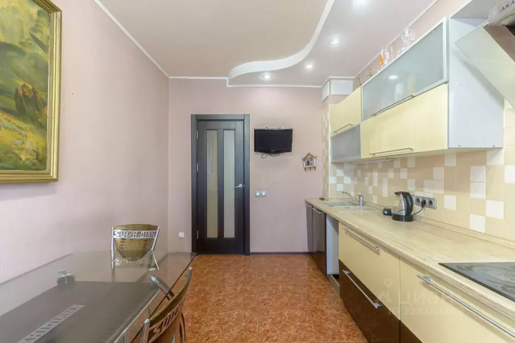 2-к кв. Тюменская область, Тюмень ул. Мельникайте, 125а (71.6 м) - Фото 1