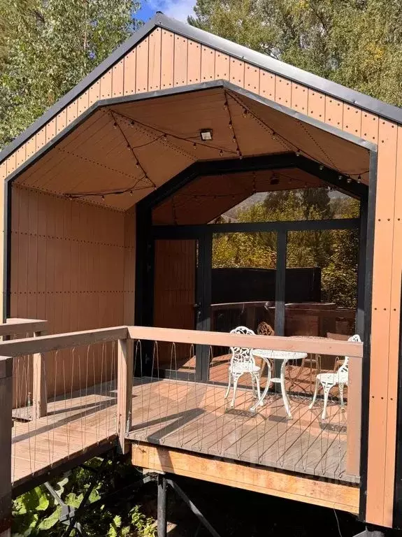 Дом в Алтай, Майминский район, Манжерокское с/пос, с. Озерное пер. ... - Фото 1