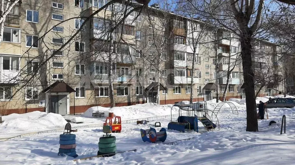 3-к кв. Алтайский край, Барнаул ул. Панфиловцев, 11 (46.6 м) - Фото 2