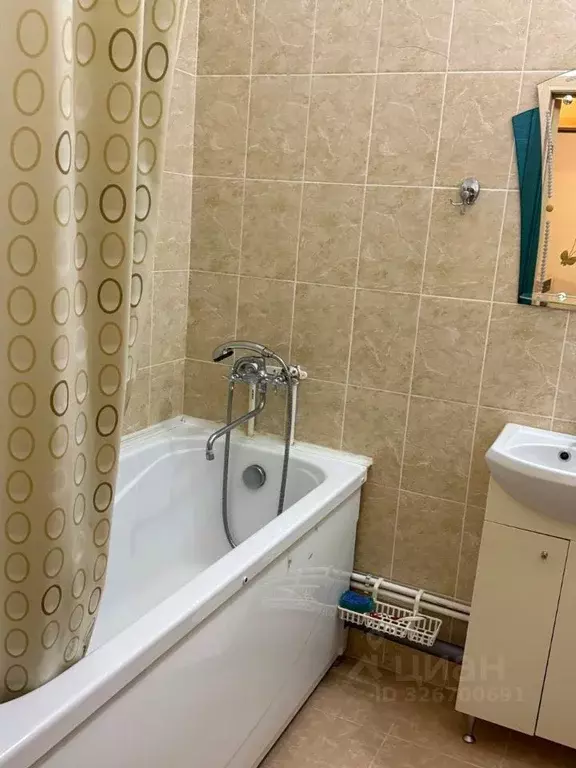 Студия Челябинская область, Челябинск ул. Братьев Кашириных, 164 (39.8 ... - Фото 1