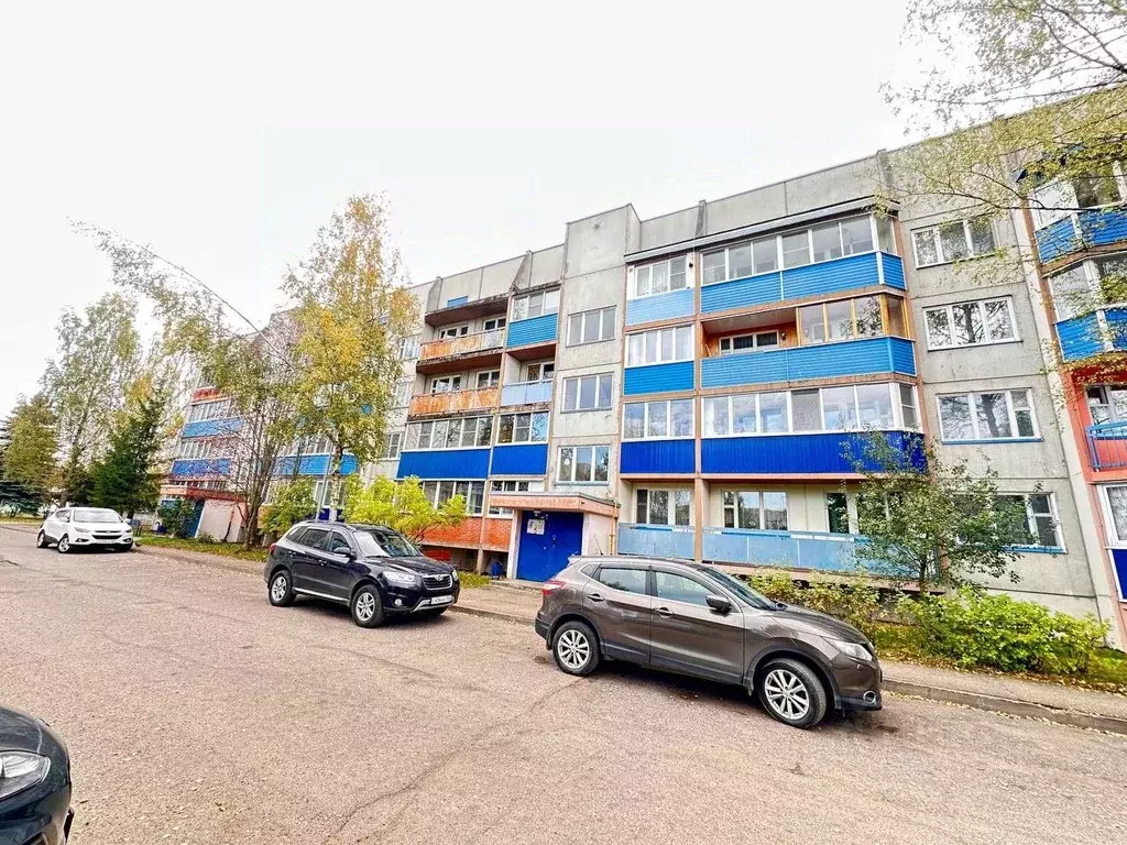 3-к кв. Смоленская область, с. Вязьма-Брянская ул. 50 лет Победы, 24 ... - Фото 1