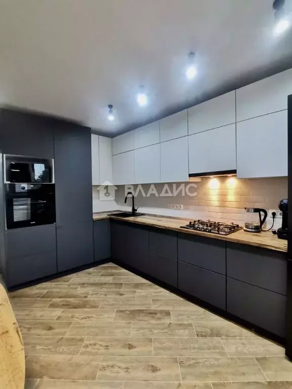 2-к кв. Смоленская область, Смоленск Киевский пер., 17к2 (69.9 м) - Фото 0