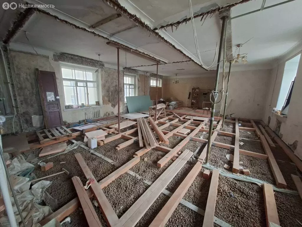 3-комнатная квартира: Санкт-Петербург, 14-я линия Васильевского ... - Фото 1