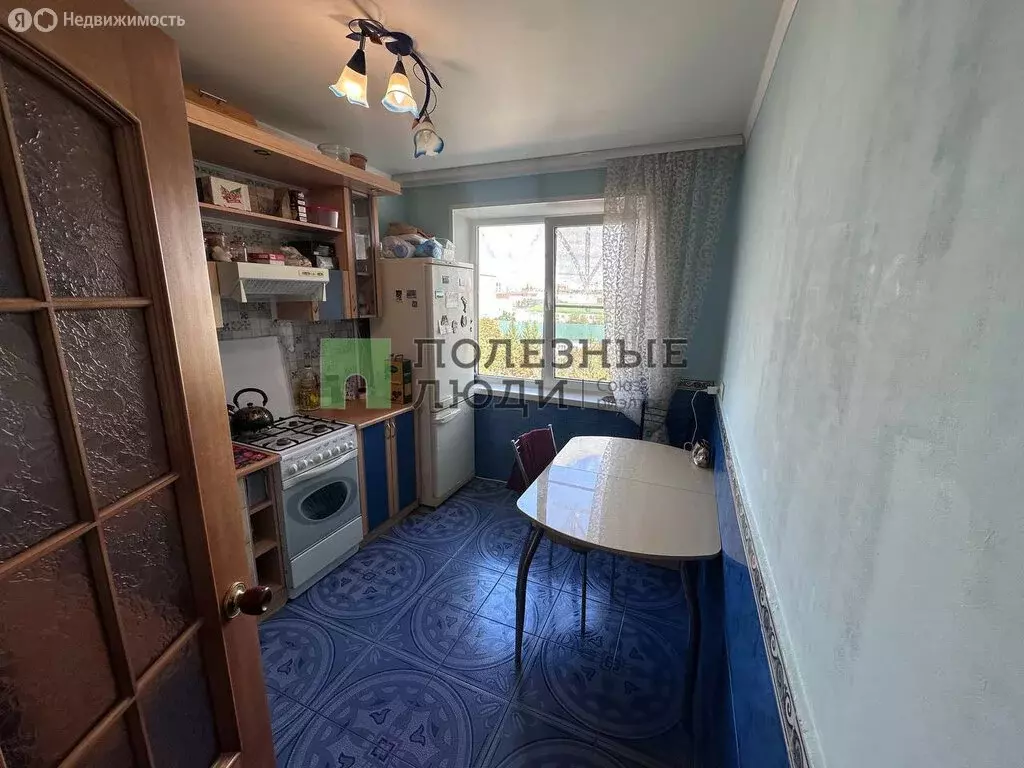 3-комнатная квартира: Белгород, улица Победы, 71 (61 м) - Фото 0