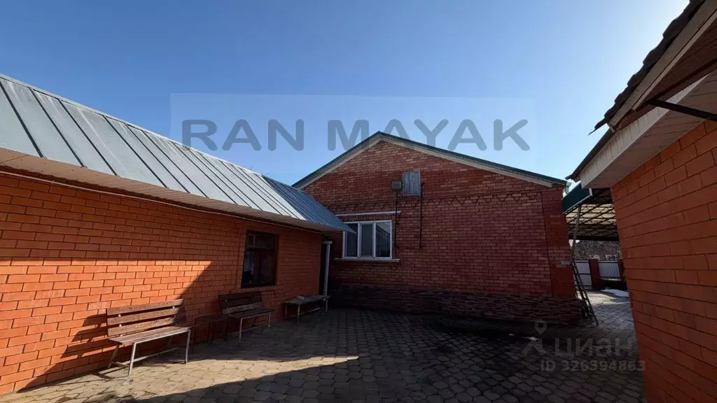 Дом в Адыгея, Майкоп городской округ, Ханская ст-ца ул. Калинина (82 ... - Фото 1