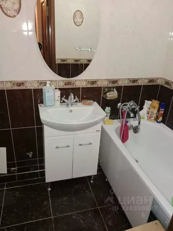 2-к кв. Кабардино-Балкария, Нальчик Самотечная ул., 33А (50.0 м) - Фото 1