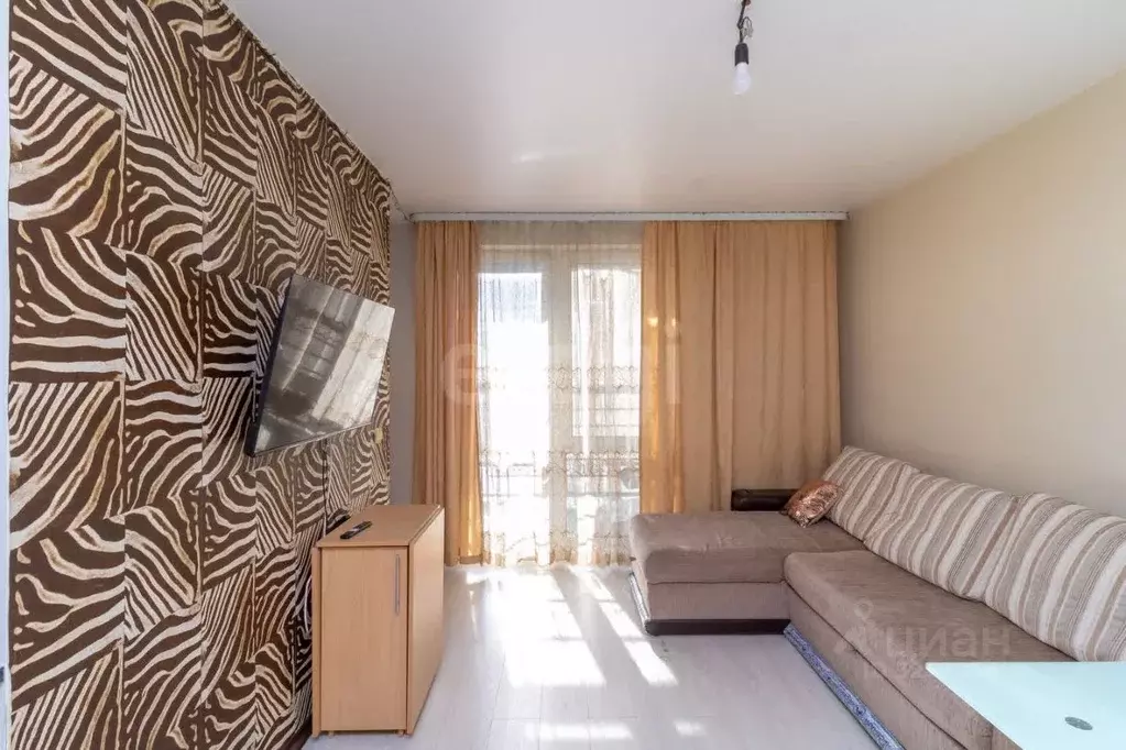 Студия Тюменская область, Тюмень ул. Ю.-Р.Г. Эрвье, 24к2 (30.1 м) - Фото 1